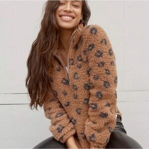 Abercrombie & Fitch soft teddy leopard pullover women size large sweater